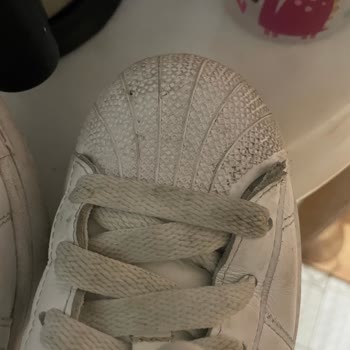 Adidas Superstar Ayakkabısının Kısa Sürede Bozulması, Değişim Talebi