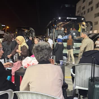 Sürekli Rötarlar Sonucu Soğukta Mahsur Kalan Yolcular İçin Bilet İadesi Talebi