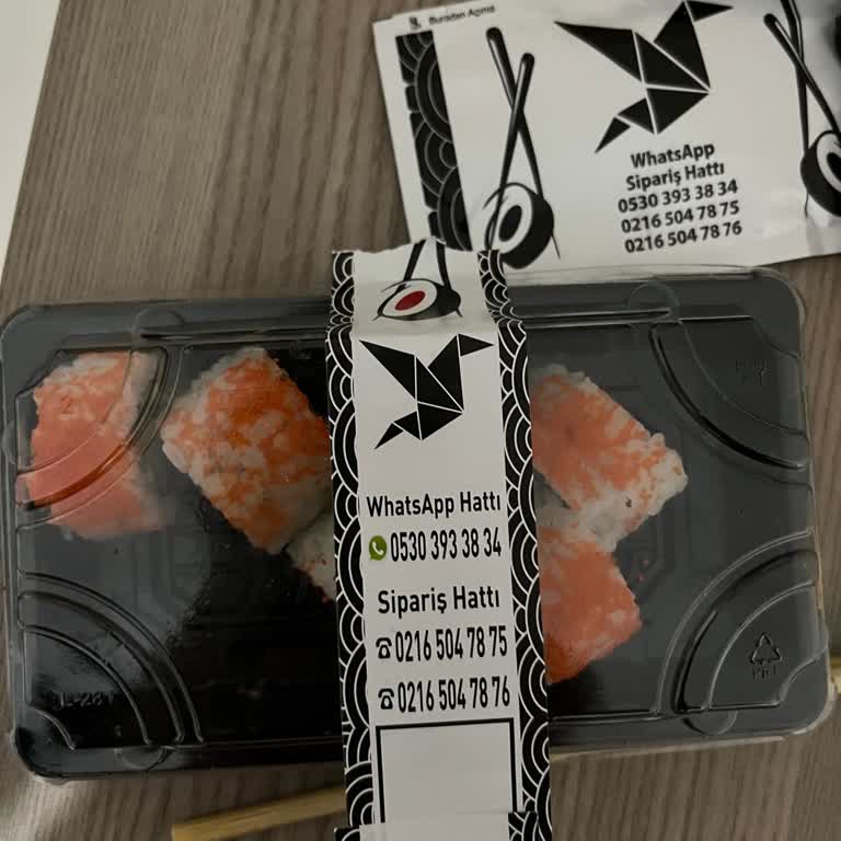 Taze Olmayan Sushi, Gerçek Olmayan Restoran; Müşteri Hizmetleri Yardımsız