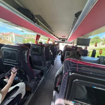 Kamil Koç Biletine Rağmen Eski Ve Dar Araçla 22 Saatlik Yolculuk