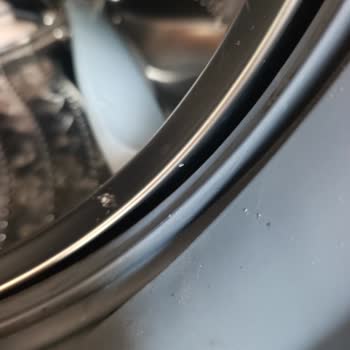 Samsung Çamaşır Makinesinde Kıyafetlerde Delik Açma Sorunu