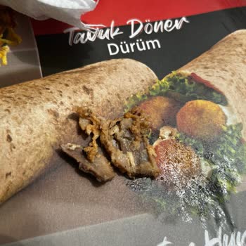 Usta Döner’de Kemik Ve Kıkırdaklı Tavuk Sorunu