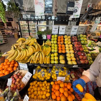 Macrocenter Şubesinde Sürekli Bayat Ve Küflü Ürün Satışı Ve Personelin Engelci Tutumu