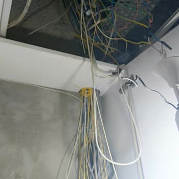 Bina Girişindeki Özensiz İnternet Kurulumu Ve Güvenlik Riski