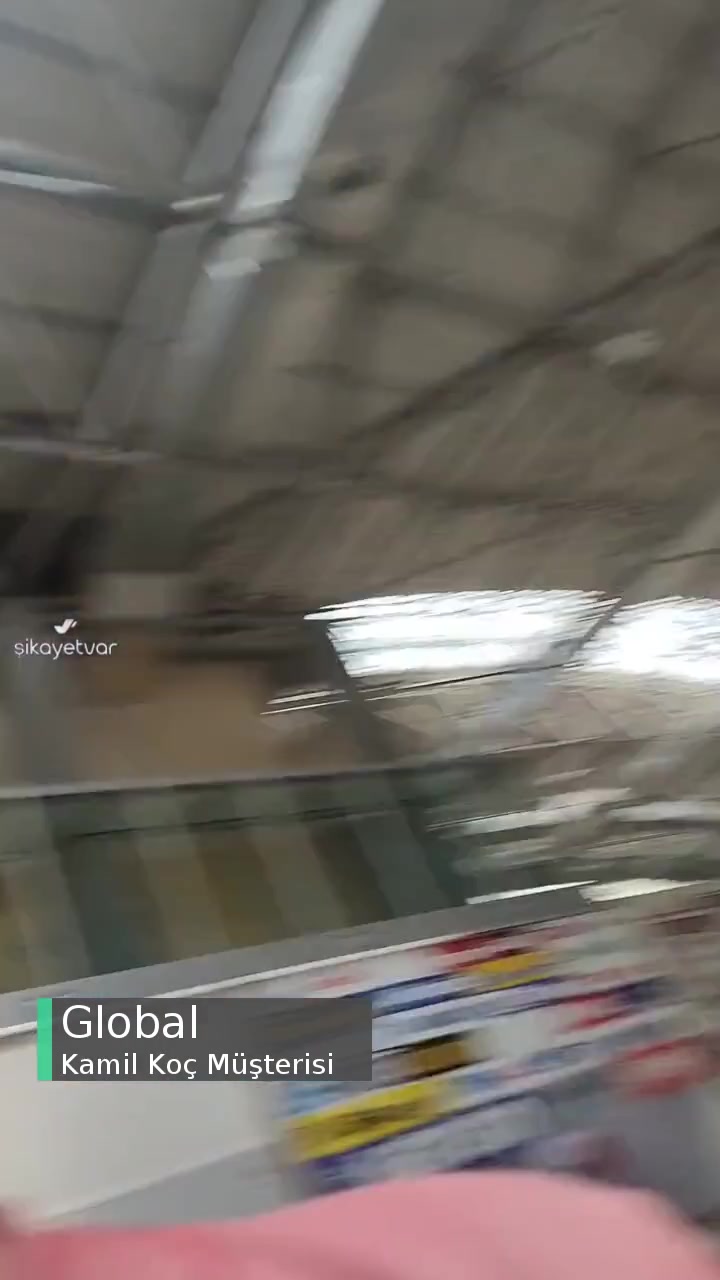 Kamil Koç 13.35 Otobüsü Bizi Valizlerimizle Birlikte İndirdiler! videonun kapak resmi