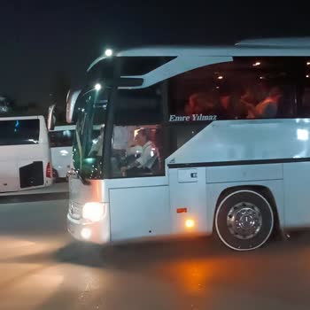 Yaşlı Yolcunun Kırık Koltukta Yaşadığı Mağduriyet Ve Servis Sözünün İhlali