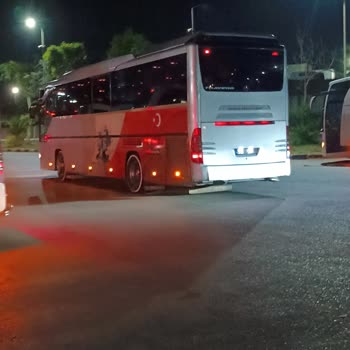 Yaşlı Yolcunun Kırık Koltukta Yaşadığı Mağduriyet Ve Servis Sözünün İhlali