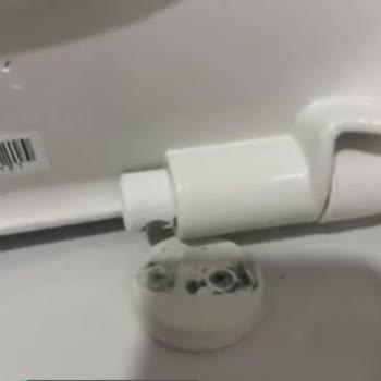 Vitra Klozet Kapağı Menteşesi Kırıldı!