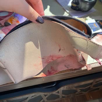 Ajet Havayolları Çantamı Hasara Uğrattı, Tazminat Reddedildi