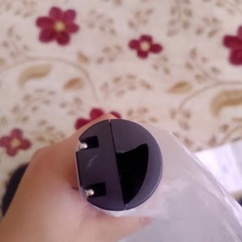BİM'li Hasarlı Elektronik Sinek Raketi Elektrik Çarpmasıyla Kullanıcıyı Tehlikeye Soktu