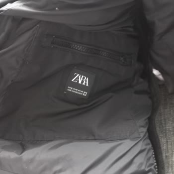 Zara Montunun Astarı Bir Yıl Dolmadan Ayrıldı, Kalitesiz Ürün İçin İade Talebi