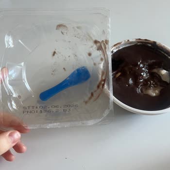 Şok Market’te Son Kullanma Tarihi Geçmemiş Profiterol Bozuldu
