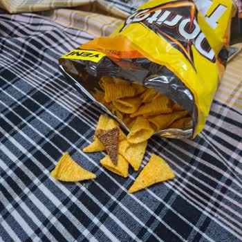 Doritos Twist Paketinde Tek Siyah Cips Üretim Hatası Şikayeti