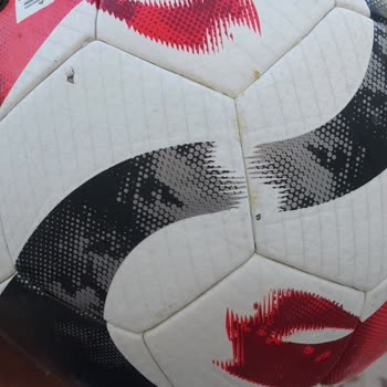 Hepsiburada Üzerinden Alınan Kalitesiz Futbol Topu Parçalandı, İade Talebi