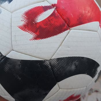 Hepsiburada Üzerinden Alınan Kalitesiz Futbol Topu Parçalandı, İade Talebi
