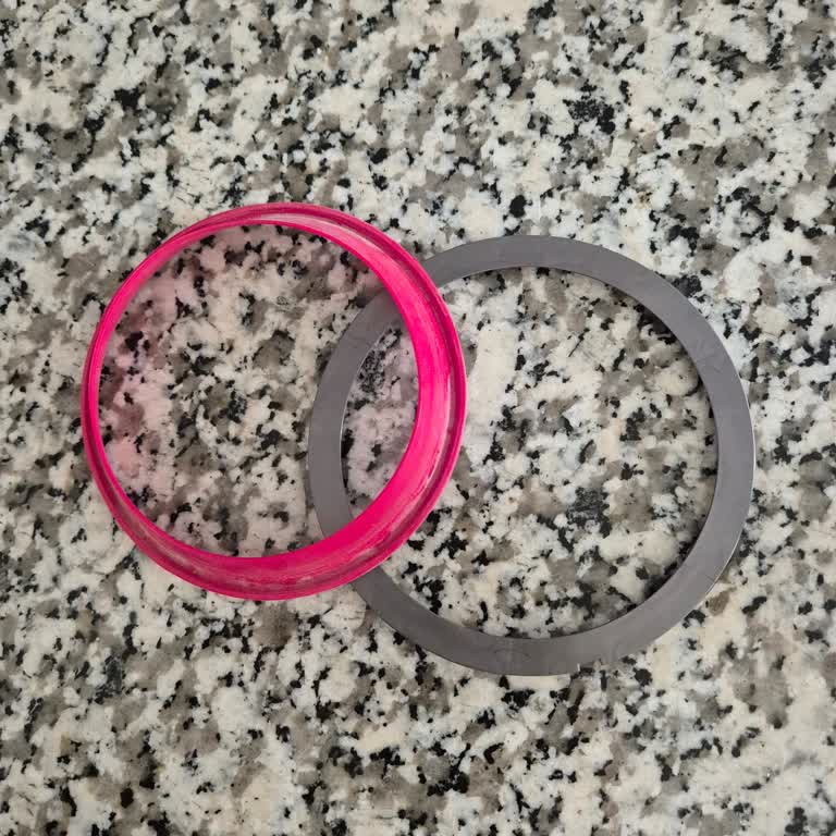 Dyson V15 Dikey Süpürge Toz Haznesi Parçası Kırıldı, Garanti Süresi Sonrası Destek Yok