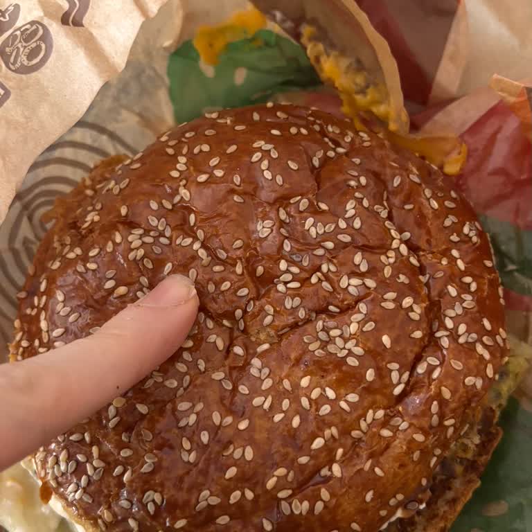 Ekmeği Bayat Ve Sert Burger King Siparişi İçin İade Talebi
