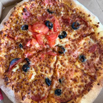 Afyon Domino's Şubesinde Az Malzemeli Pizza Ve Müşteri Hizmetlerine Ulaşılamaması
