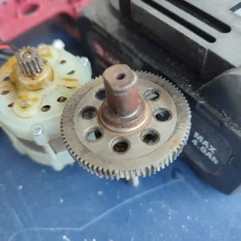 Dişli Kırılan Dal Budama Makinesinin Garanti Ve Parça Desteği Sorunu