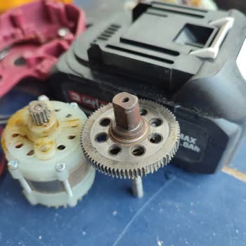 Dişli Kırılan Dal Budama Makinesinin Garanti Ve Parça Desteği Sorunu