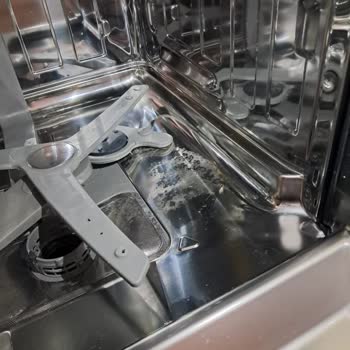 Arçelik Bulaşık Makinesinin İç Kaplamasının Soyulması Ve Çözüm Sağlanamaması