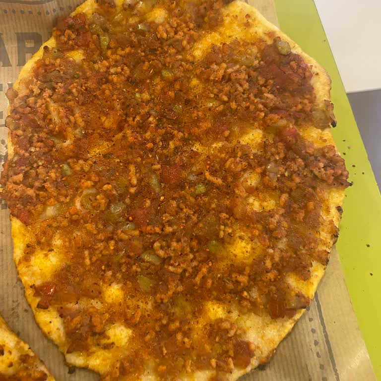 Kıymasız, Renkli Ve Lezzetsiz Lahmacun: Reklamla Gerçek Arasındaki Çelişki