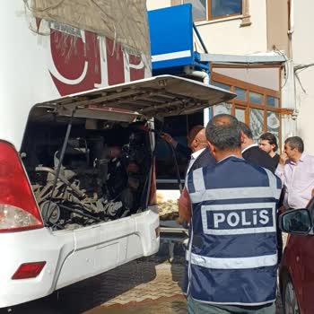 Uşak İstanbul Seferinde 8 Saat Gecikme, Arızalı Ve Güvensiz Otobüs