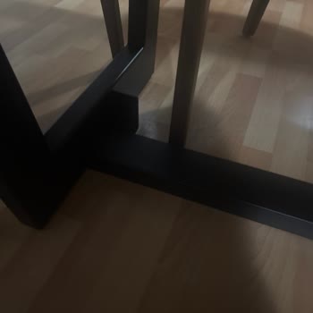 Kelebek Mobilya Beylikdüzü'nde Hatalı Masa Ayağı Ve Uzayan Kumaş Teslimatı