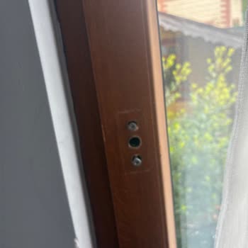 Andaç Otel'de Havasız Ve Kırık Kapı Kolları, Hijyen Sorunu Ve Kibar Olmayan Personel