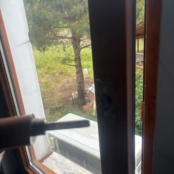 Andaç Otel'de Havasız Ve Kırık Kapı Kolları, Hijyen Sorunu Ve Kibar Olmayan Personel