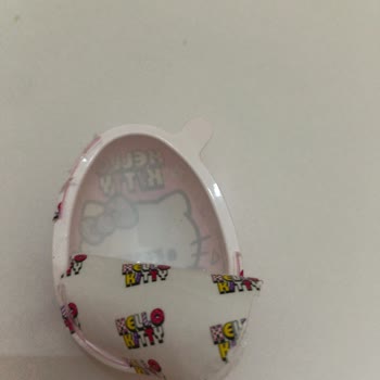 Boş Hello Kitty Sürpriz Yumurtası Ve Değişim Reddi