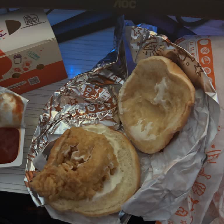 Popeyes Siparişinde Az Porsiyon Ürün Bozuldu Ve İade Yok
