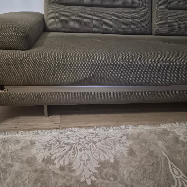 Yemek Sandalyelerindeki Çivi Sorunu Güvenlik Riski Ve Koltuk Çökmesi
