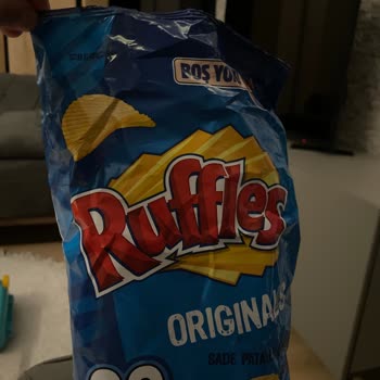 Ruffles Cipsinde Tarih Geçmemiş Olmasına Rağmen Bayat Ve Yağ Kokulu Ürün Şikayeti