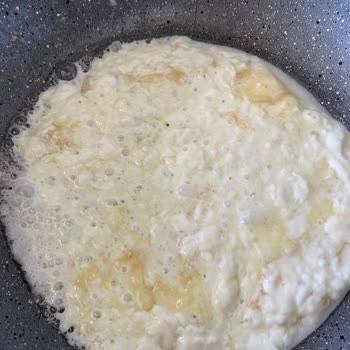 Bozuk Hellim Peyniri Kızartmada Sıvı Kıvama Dönüştü