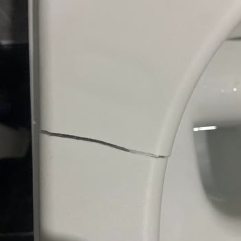 Kale Klozet Kapakları Sürekli Kırılıyor, Dayanıksızlık Şikayeti