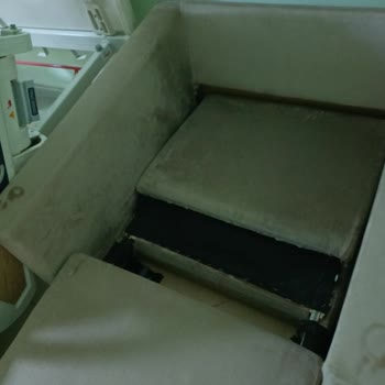 Kırık Refakatçi Koltuğu Hastane Yönetiminden Çözüm Bekliyor