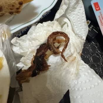 Mansuroğlu Döner'de Hijyen İhlali, Eksik Ayran Ve Fazla Ücret Şikayeti
