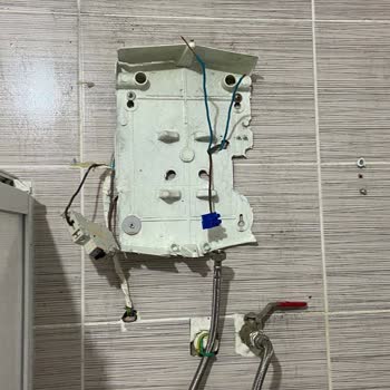 Fakir Swan Şofben Patlaması Banyo Hasarına Ve Can Güvenliğine Tehdit