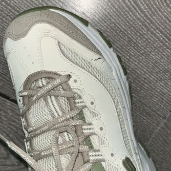Skechers D'Lites Ayakkabısının Kısa Sürede Yan Yırtılması Ve Değişim Talebi