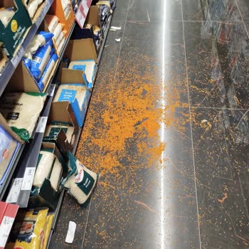 A101 Saraykent Mağazasında Son Kullanma Tarihi Geçmiş Ürünler Ve Hijyen Sorunları