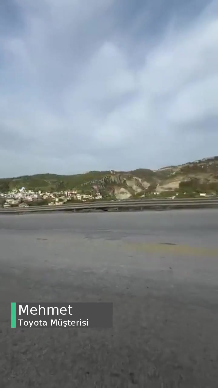 Toyota Seyir Halindeki Aracın Airbag Açması Durduk Yere Düz Yolda! videonun kapak resmi