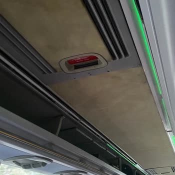 Hisar Tur 2.400 TL’lik Ücret İçin Bakımsız Otobüs ve Çöken LED Aydınlatması