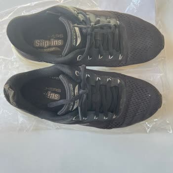 Skechers Ayakkabısının 8 Aylık Kullanım Sonrası Topuk İç Astarındaki Yırtılma Üretim Hatası Şikayeti