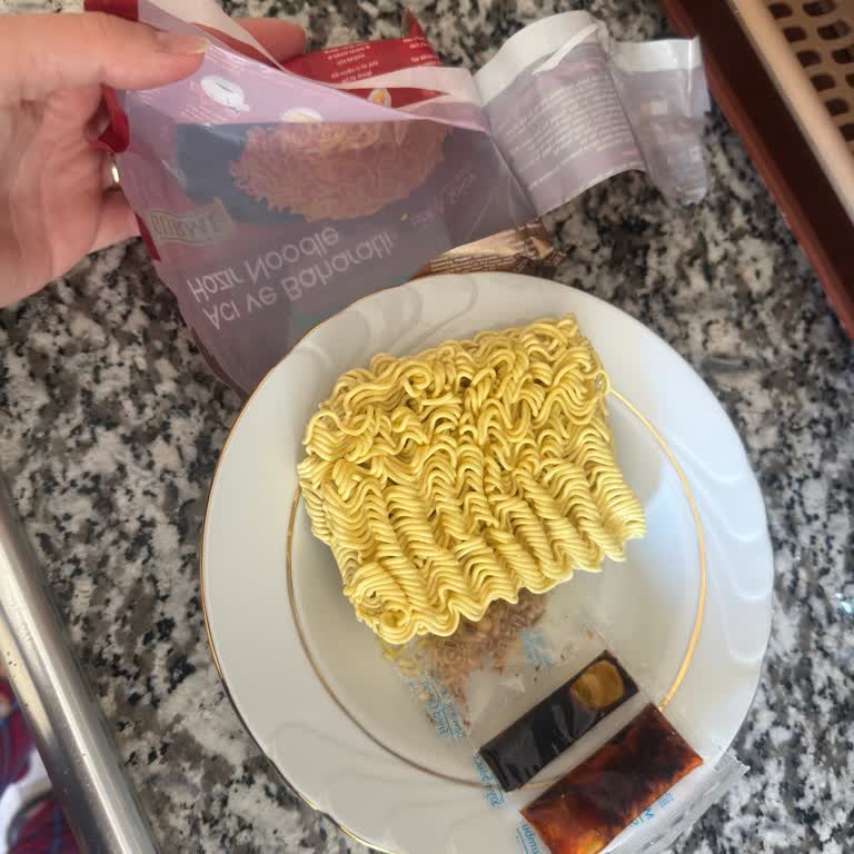 İndomie Noodle’da Baharat Ve Tuz Poşeti Eksikliği