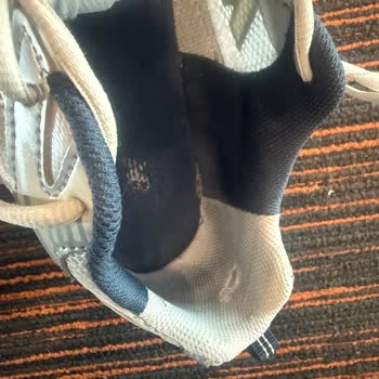 A101'den Aldığım New Balance Ayakkabısının İç Astarında İki Ayda Belirgin Aşınma Ve Yırtılma