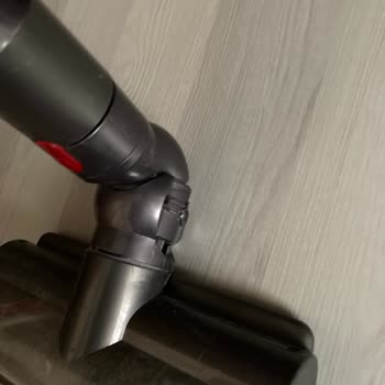 Dyson V11 Süpürgemde Sürekli Durma Ve Parça Kırılmaları Garanti Servisine Şikayet Ücretsiz Değişim