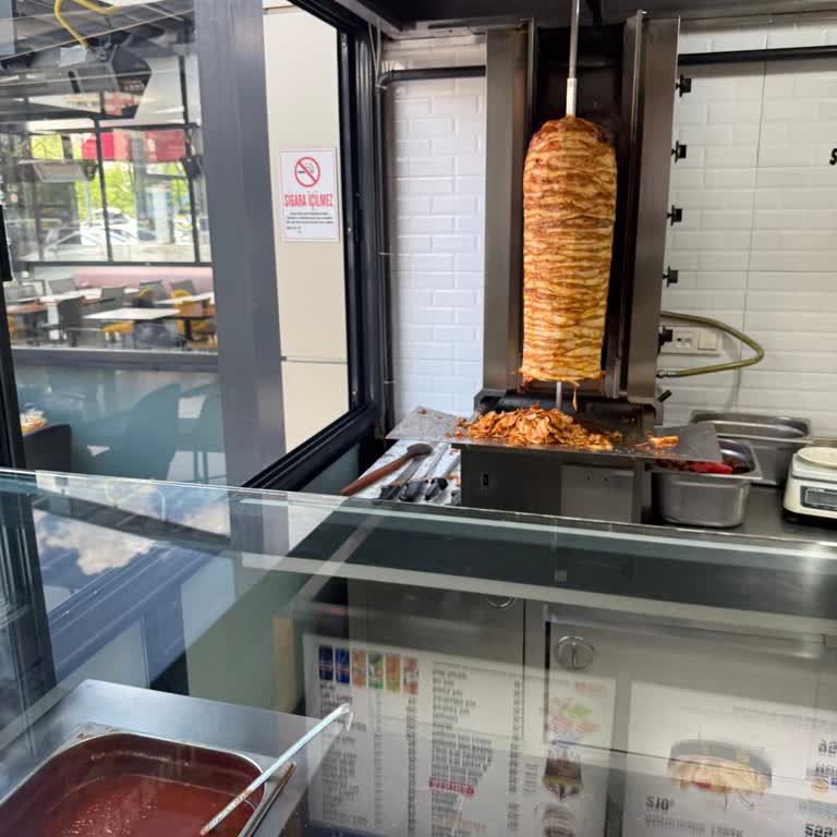 Soğuk Döner Ve Bayat Lavaş İçin Ücret İadesi Ve Denetim Talebi
