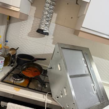 Arçelik Servisi Montajı Davlumbaz Düşürerek Çocuğu Tehlikeye Attı, Yanıtı Hayal Kırıklığı