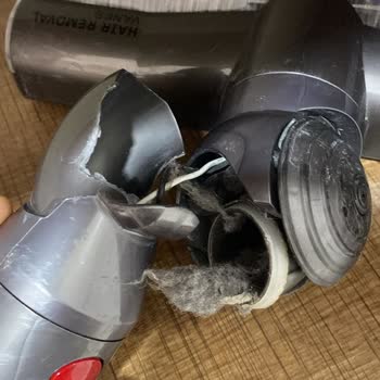 Dyson V10 Süpürge Başlığının Kırılması Garanti Kapsamında Olmalı